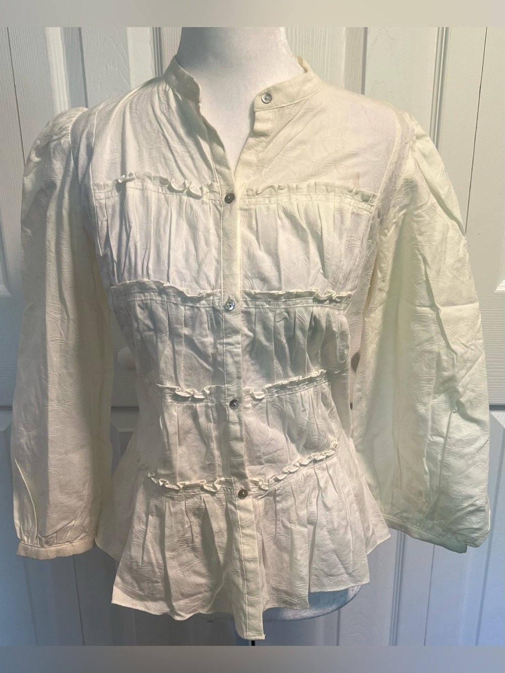Vintage Max Studio Off-White/Cream Tuxedo Style Button Up Blouse